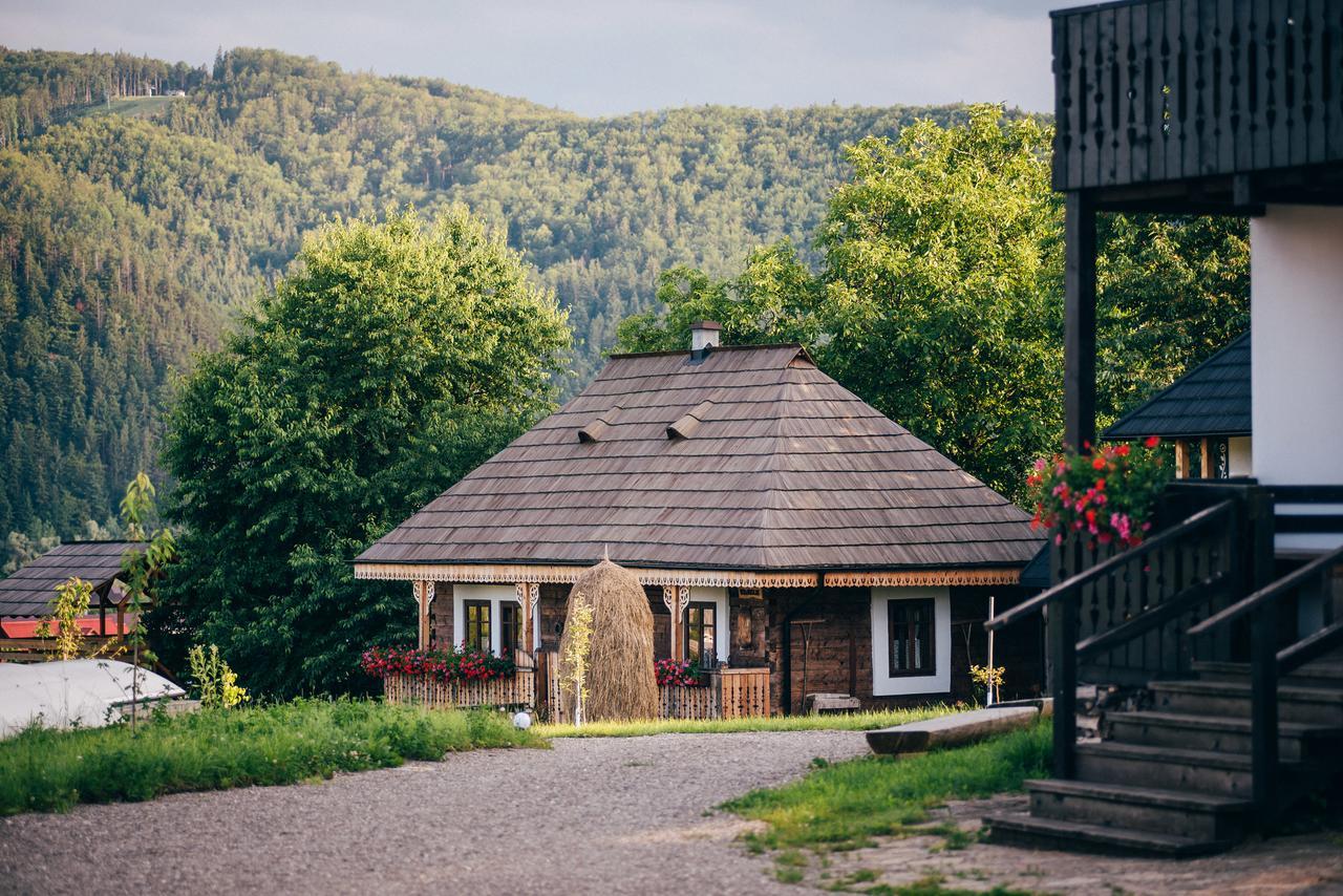 Hotel Pension La Roata Gura Humorului Exterior foto